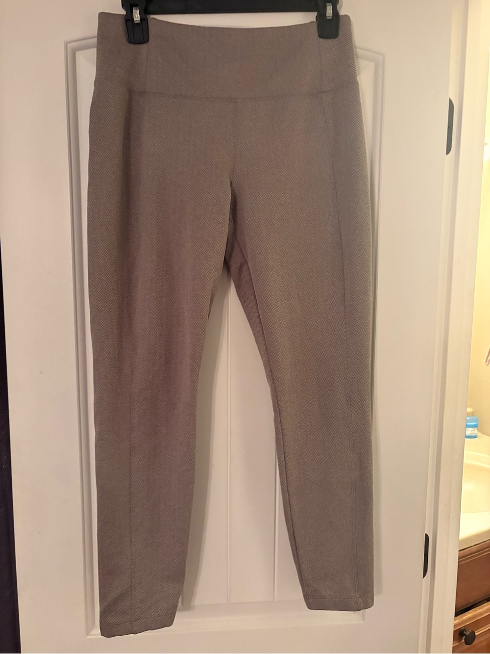 Athleta Cropped Ponte Pull-On Pants in Taupe